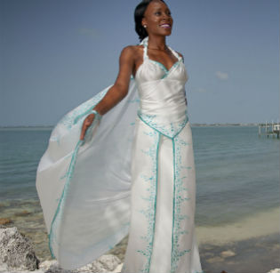 Featured_Ava_Look_3_front_elegant_beach_wedding_dress_sweetheart_halter_train_veil_DSC_3479