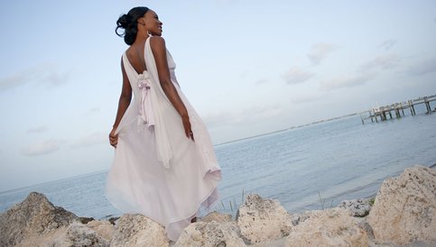 rsz_002_patricia_look_1_back_simple_beach_wedding_dress_defined_waist_train_dsc_2459_1